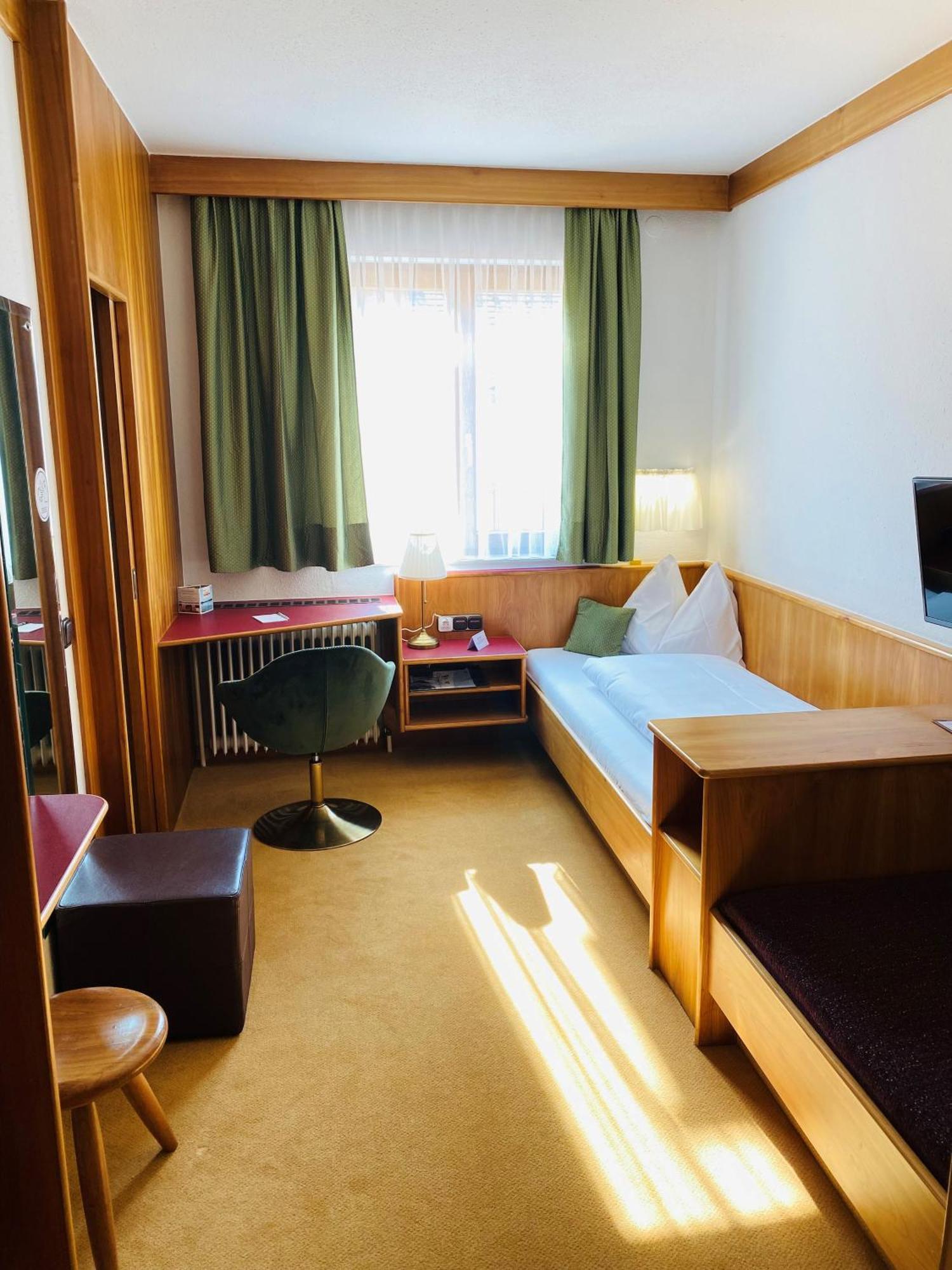 Hotel Zillners Einkehr *** Altheim Εξωτερικό φωτογραφία